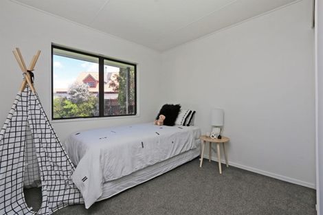 Photo of property in 24 Whiting Crescent, Greenmeadows, Napier, 4112