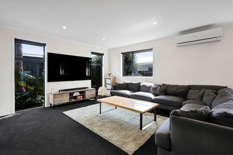 Photo of property in 513 Richmond Road, Lepperton, New Plymouth, 4373