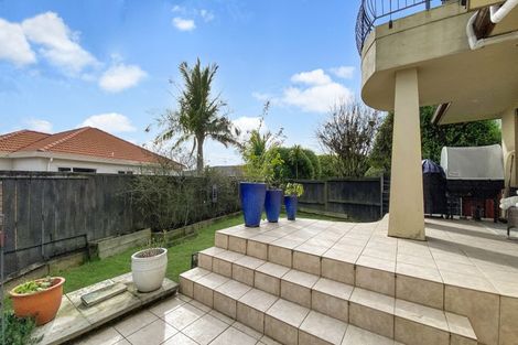 Photo of property in 25 Brooke Ridge Rise, East Tamaki Heights, Auckland, 2016