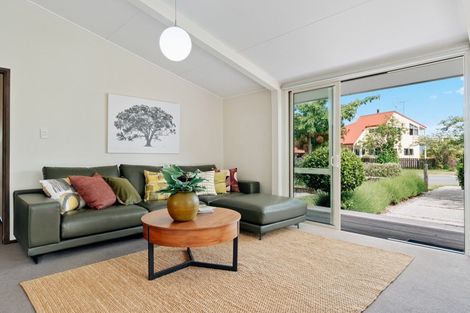 Photo of property in 21 Hunter Crescent, Wanaka, 9305