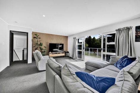 Photo of property in 21 Tainui Terrace, Inglewood, 4330