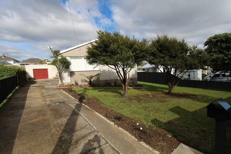 Photo of property in 6 Fawn Street, Cannons Creek, Porirua, 5024