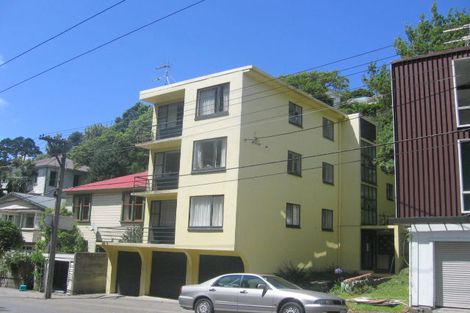 Photo of property in 32 Fairview Crescent, Kelburn, Wellington, 6012