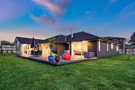 Photo of property in 15 Kohia Way, Huapai, Kumeu, 0810