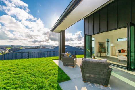 Photo of property in 8 Rose Berry Crescent, Flagstaff, Hamilton, 3210