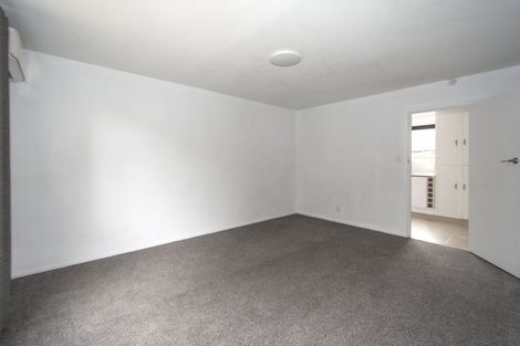 Photo of property in 4/19 Hargest Crescent, Sydenham, Christchurch, 8023