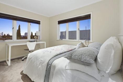 Photo of property in 2/17 Belmont Terrace, Milford, Auckland, 0620