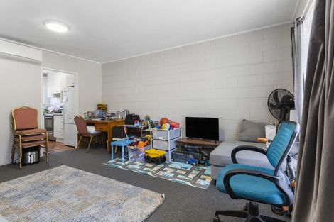 Photo of property in 2/46 School Road, Morningside, Auckland, 1021