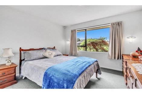 Photo of property in 6 Mclean Place, Woodend, 7610