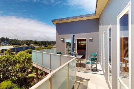Photo of property in 51 Kent Avenue, Waitarere Beach, Levin, 5510