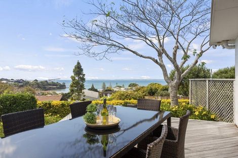 Photo of property in 825 Beach Road, Browns Bay, Auckland, 0630