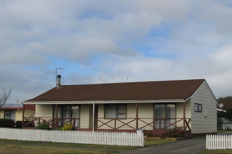 Photo of property in 21 Tait Drive, Greenmeadows, Napier, 4112