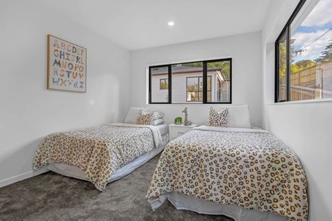 Photo of property in 8b South Lynn Road, Titirangi, Auckland, 0604