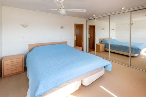 Photo of property in 2/5 Perendale Close, Somerville, Auckland, 2014