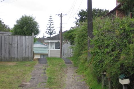 Photo of property in 2/107 Beach Haven Road, Beach Haven, Auckland, 0626