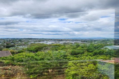 Photo of property in 619 Glenfield Road, Totara Vale, Auckland, 0629