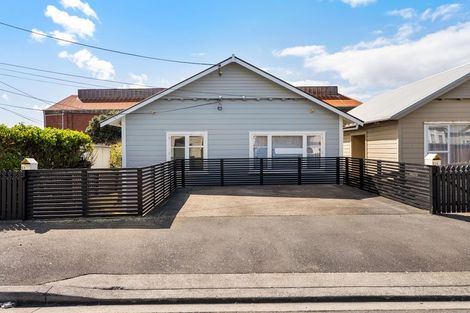 Photo of property in 51 Endeavour Street, Lyall Bay, Wellington, 6022