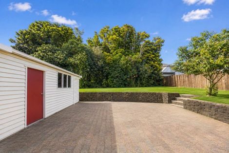 Photo of property in 9 Grimshaw Place, Henderson, Auckland, 0612