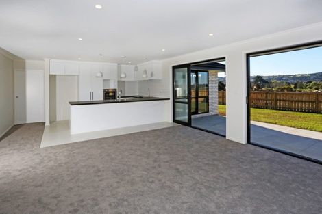 Photo of property in 2 Lippiatt Crescent, Pokeno, 2402