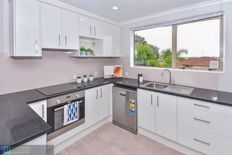 Photo of property in 26 Piriti Place, Weymouth, Auckland, 2103