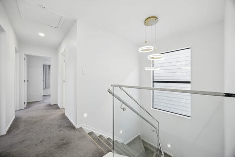 Photo of property in 43a Fitzherbert Avenue, West Harbour, Auckland, 0618