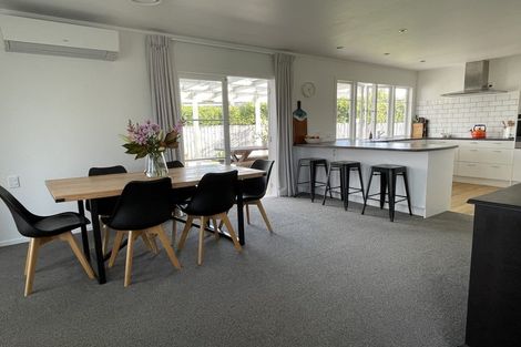 Photo of property in 18 Richmond Street, Cambridge, 3434