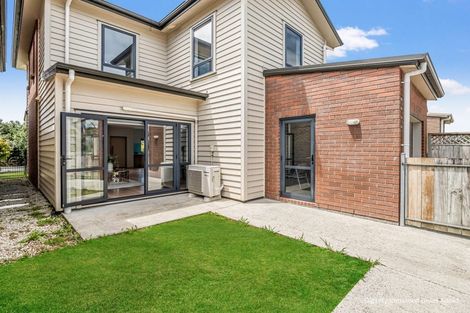 Photo of property in 43 Becker Drive, Weymouth, Auckland, 2103