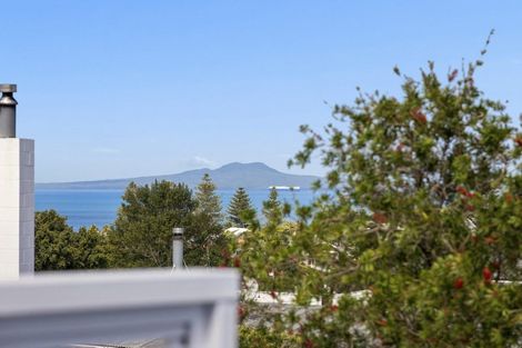 Photo of property in 24 Salem Place, Torbay, Auckland, 0630