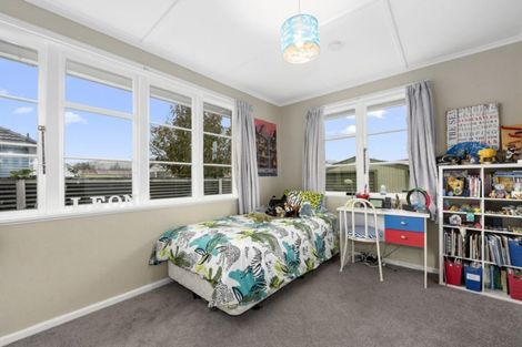 Photo of property in 6 Hazel Street, Ebdentown, Upper Hutt, 5018