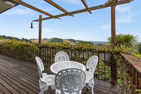 Photo of property in 90 Churchill Drive, Taradale, Napier, 4112