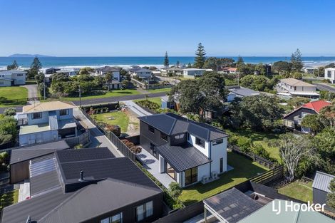 Photo of property in 1/40 Waiparaheka Drive, Wainui, 0932