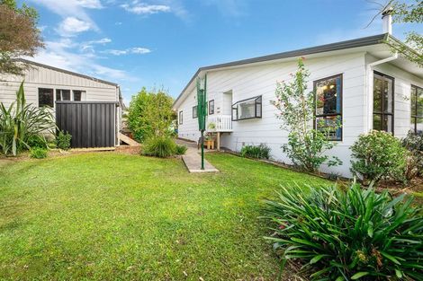 Photo of property in 20 Hassan Drive, Massey, Auckland, 0614