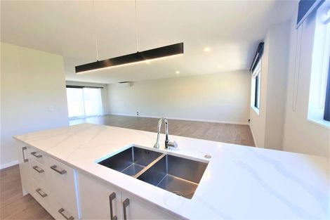 Photo of property in 19b Roseberry Avenue, Birkenhead, Auckland, 0626