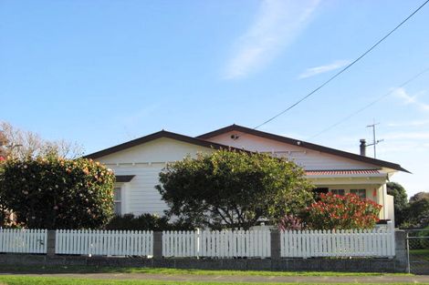 Photo of property in 3 Carlton Avenue, Gonville, Whanganui, 4501