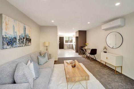 Photo of property in 2/106 Triangle Road, Massey, Auckland, 0614