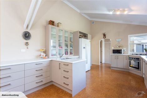 Photo of property in 28 Erin Crescent, Mairehau, Christchurch, 8013