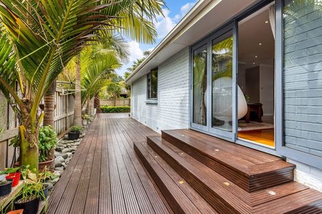 Photo of property in 88 Kaurilands Road, Titirangi, Auckland, 0604