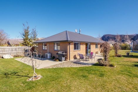 Photo of property in 13 Ash Avenue, Albert Town, Wanaka, 9305