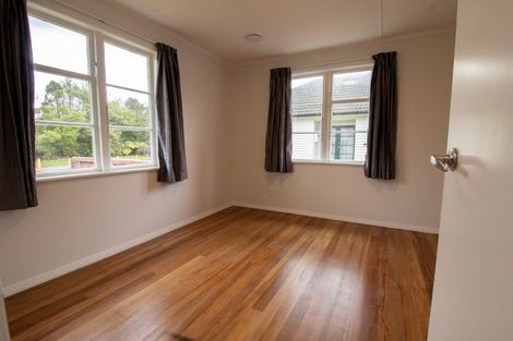 Photo of property in 211 Cambridge Terrace, Naenae, Lower Hutt, 5011