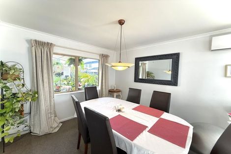 Photo of property in 40 Thornbury Crescent, East Tamaki Heights, Auckland, 2016