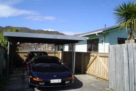Photo of property in 52 Cambridge Terrace, Waiwhetu, Lower Hutt, 5010