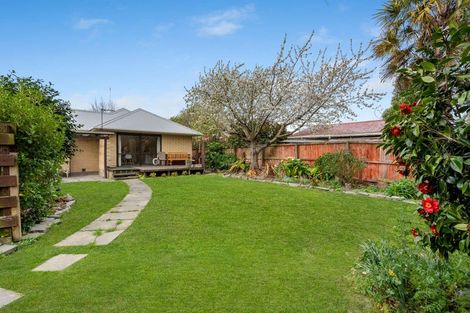 Photo of property in 126 Warren Crescent, Hillmorton, Christchurch, 8025