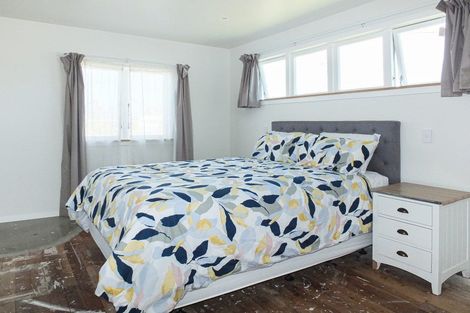 Photo of property in 19 Johnston Street, Foxton, 4814