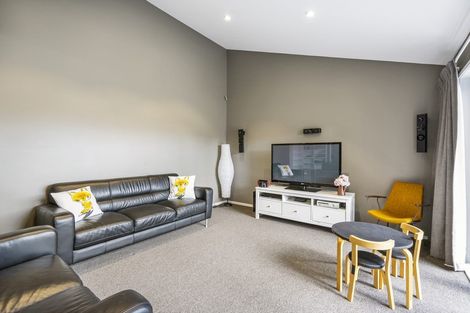 Photo of property in 3 Aztec Place, Conifer Grove, Takanini, 2112