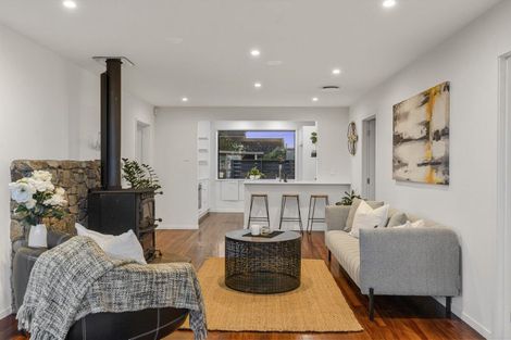 Photo of property in 1/62 Rangatira Road, Beach Haven, Auckland, 0626