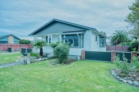 Photo of property in 71 Hoffman Street, Hokitika, 7810