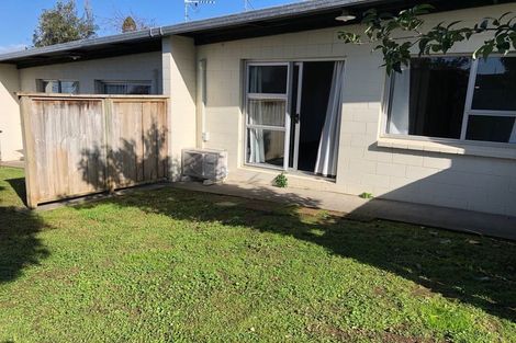 Photo of property in 2/21a Landscape Road, Papatoetoe, Auckland, 2025