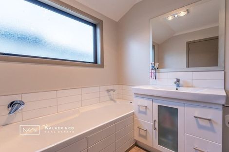 Photo of property in 7 Percy Kinsman Crescent, Riverstone Terraces, Upper Hutt, 5018