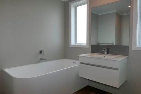 Photo of property in 10 Hapeta Street, Otaki, 5512