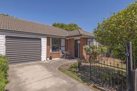Photo of property in 2/1 Thornhill Place, Sockburn, Christchurch, 8042